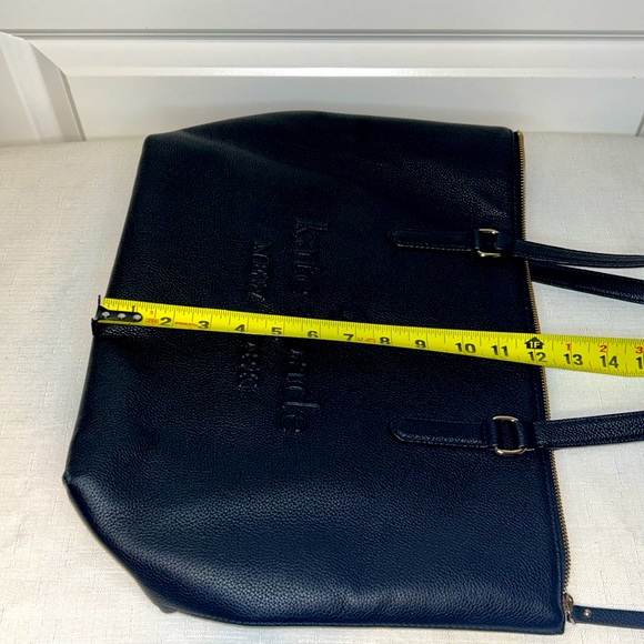 Kate Spade New York Larchmont Avenue Logo Black Leather Penny Tote Bag - Picture 14 of 17